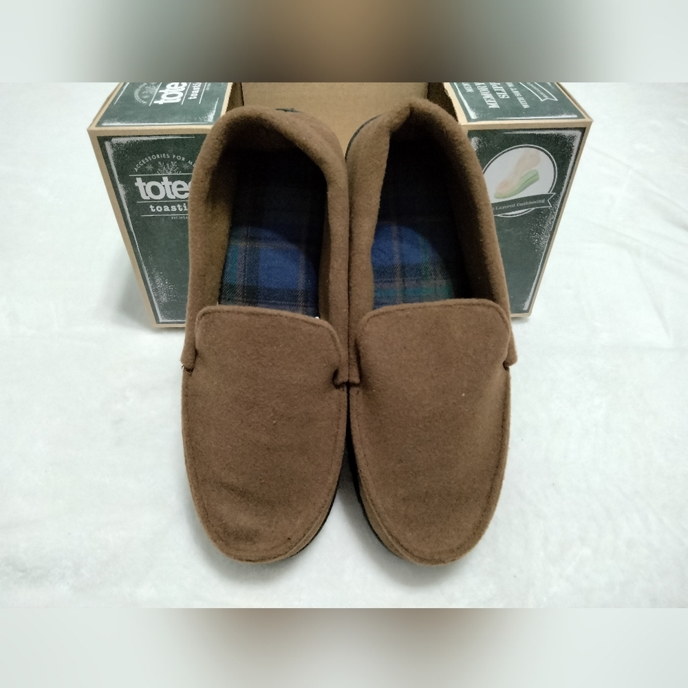 Men's Totes memory foam slippers